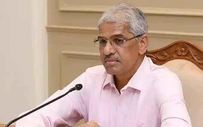 ரியல் எஸ்டேட் ஒழுங்குமுறை ஆணைய தலைவர் சிவ்தாஸ் மீனா திடீர் ராஜினாமா..!