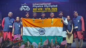 சர்வதேச இயற்பியல் ஒலிம்பியாட் 2026: 5 தங்கம் வென்று உலகளவில் முதலிடம் பிடித்து இந்தியா சாதனை  