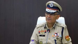 திரிபுரா டிஜிபி அலுவலகத்தில் சடலமாக கண்டெடுக்கப்பட்டார்  