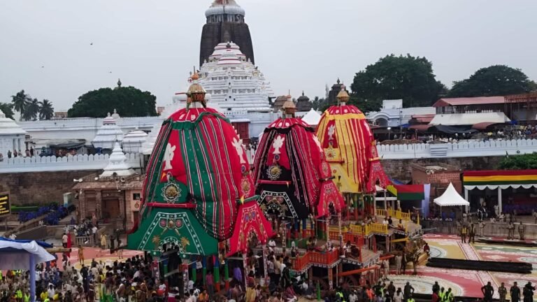 பூரியில் ஜெகந்நாத் ரத யாத்திரை தொடங்கியது  