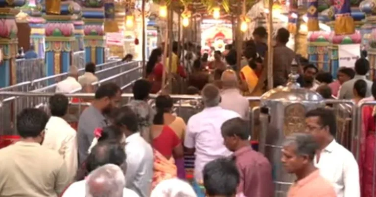ஆடி மாத முதல் வெள்ளி – அம்மன் கோயில்களில் திரண்ட பக்தர்கள்!