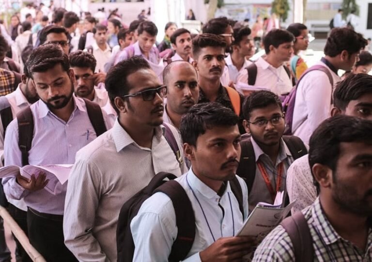 “வேலை இல்லாம 8.7 கோடி இளைஞர்கள்” நிதி ஆயோக் அறிக்கையில் வெளியான பகீர் தகவல்….