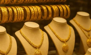 தங்கம் விலை… இன்று ஒரே நாளில் சவரனுக்கு ரூ.400 சரிவு…!! 