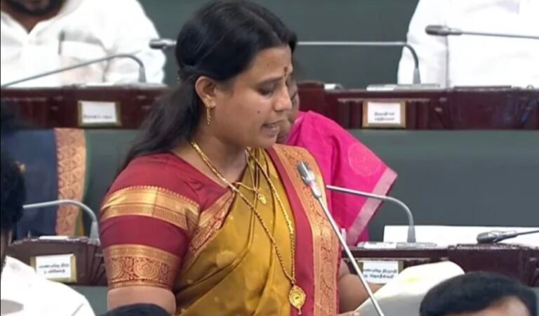 “மாற்றுத்திறனாளிகளுக்குப் பெட்ரோல் மற்றும் மின்சார வாகனங்கள்” அமைச்சர் ஜெகதீஸ்வரி சட்டப்பேரவையில் அறிவிப்பு….!! 