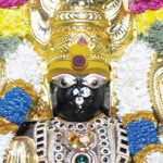 தாழம்பூ முதல் தாமரை வரை… அம்மனுக்கு உகந்த பூக்களும் அதன்பின் உள்ள ஆன்மீக பலன்களும்…! 