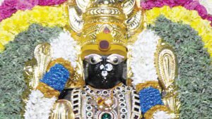 தாழம்பூ முதல் தாமரை வரை… அம்மனுக்கு உகந்த பூக்களும் அதன்பின் உள்ள ஆன்மீக பலன்களும்…! 