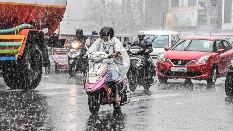 தமிழக வானிலை அறிக்கை: இன்று நீலகிரி, தேனியில் கனமழை எச்சரிக்கை! சென்னைக்கு என்ன அப்டேட்?  