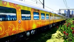 வணிக நிறுவனத்தின் பெயர் கொண்ட முதல் ரயில்! லக்னோ – டெல்லி தேஜஸ் எக்ஸ்பிரஸுக்கு வந்த புதிய பெயர்  