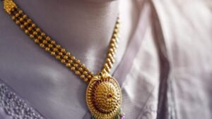 ஒரே நாளில் ₹2,360 சரிந்தது தங்கம் விலை; இன்றைய நிலவரம்  