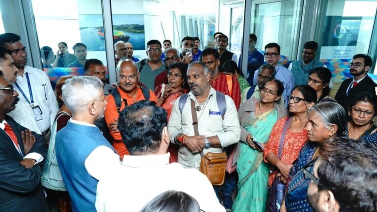நேபாள வெள்ளப் பேரழிவு: தமிழகத்தைச் சேர்ந்த 21 பேர் இந்தியா திரும்பினர்  