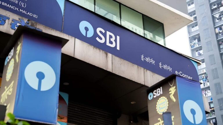 அக்டோபர் 1 முதல் பணம் எடுப்பதற்கான கட்டணங்களை SBI திருத்தவுள்ளது  