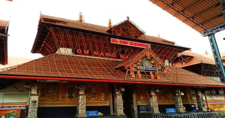 ஓணம் பண்டிகை – குருவாயூர் கோயிலில் அலைமோதும் பக்தர் கூட்டம்!