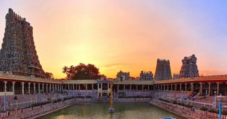 மதுரை மீனாட்சி அம்மன் கோவில் கும்பாபிஷேக பணிகள் மந்தமாக நடைபெறுகிறது – பக்தர்கள் குற்றச்சாட்டு!