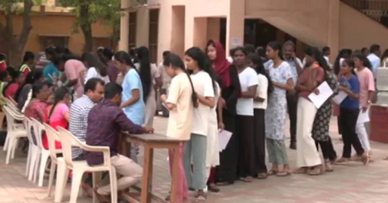 நீட் நுழைவுத் தேர்வு – தமிழக மாணவர்கள் சாதனை!