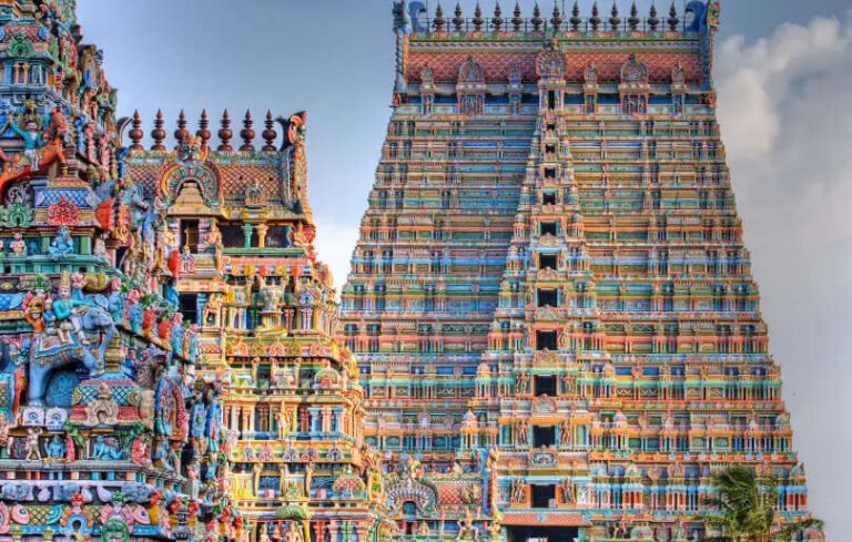 இன்று முதல் தமிழகம் முழுவதும் உள்ள முக்கிய கோயில்களில் அமலுக்கு வரும் செல்போன் தடை..
