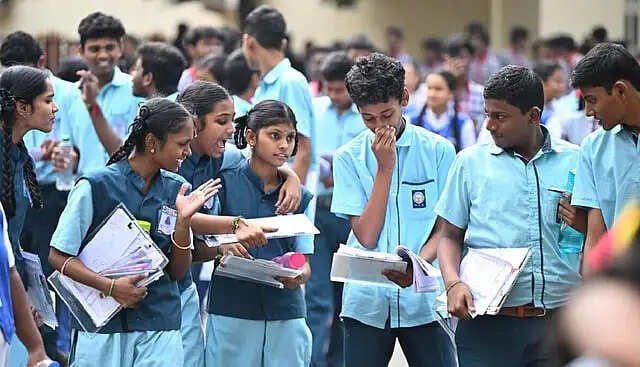 6-ம் வகுப்புக்கு மும்மொழி கொள்கையில் இருந்து விலக்கு..!!