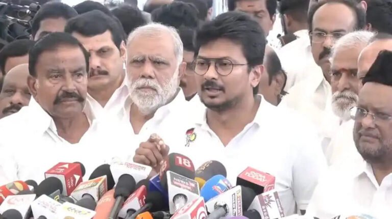 கொடநாட்டில் வாட்ச்மேன் வேலை பார்த்தவருக்கெல்லாம் மிசாவை பற்றி பேச தகுதி இருக்கா ?? உதயநிதி சாடல்..