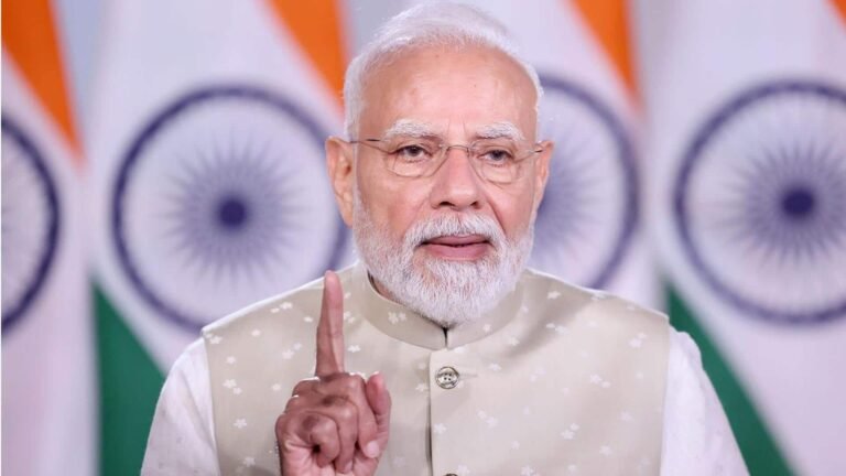 ‘சுதேசி’ கொள்கைக்கு பிரதமர் மோடி அழைப்பு: வெளிநாட்டுப் பயணம், தங்கம் வாங்குவதை தவிர்க்க வேண்டுகோள்  