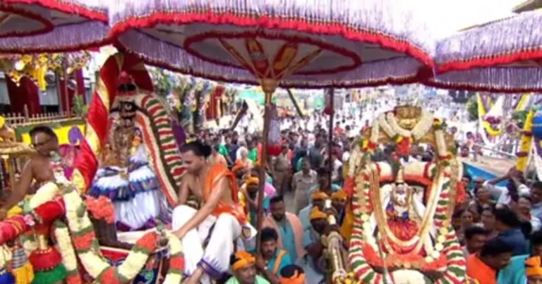 திருப்பதி ஏழுமலையான் கோயில் 5ம் நாள் பிரம்மோற்சவ விழா – மோகினி அவதாரத்தில் உலா வந்த மலையப்ப சுவாமி!