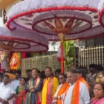 சென்னையில் இருந்து கொண்டு செல்லப்பட்ட திருக்குடைகள் : திருமலை தேவஸ்தான நிர்வாகத்திடம் ஒப்படைப்பு!