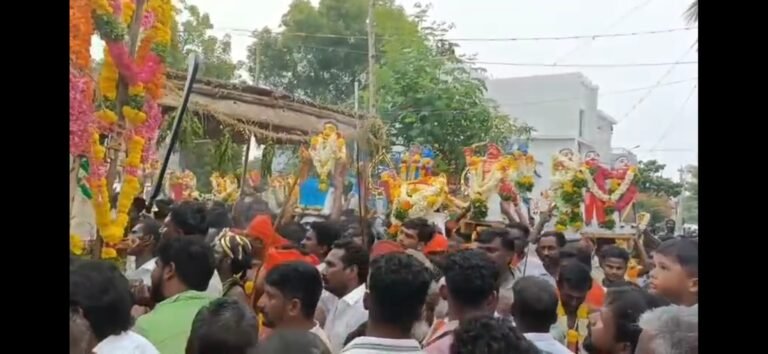 திருமங்கலம் அருகே வாகைகுளத்தில் பிரசித்தி பெற்ற சிலை எடுப்பு திருவிழா