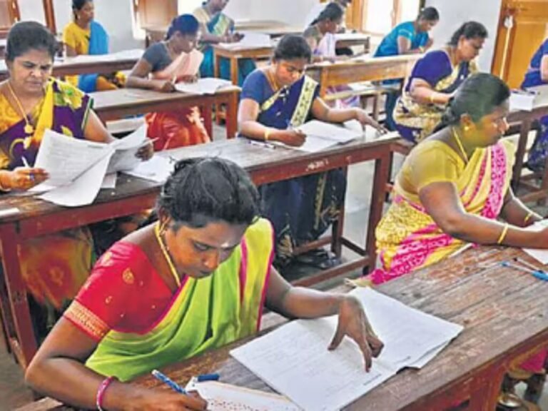 “டெட் தேர்வில் ஃபெயிலான 1.09 லட்சம் ஆசிரியர்களுக்கு மீண்டும் ஒரு வாய்ப்பு” டிசம்பரில் அதிரடியாக நடத்தப்படும் சிறப்புத் தேர்வு…. குஷியில் அரசு ஆசிரியர்கள்….!! 