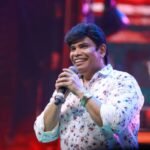 “அன்றே கணித்த ஆனந்த் பாபு….!” பிகில் மேடையில் சொன்னது அப்படியே பலிச்சிருச்சே…. தளபதிக்கு பின் இன்னொரு இளைய தளபதி வராரு…. விஜய் அரசியல்  மற்றும் சஞ்சய் சினிமா வருகையைக் காட்டும் வைரல் வீடியோ….!! 