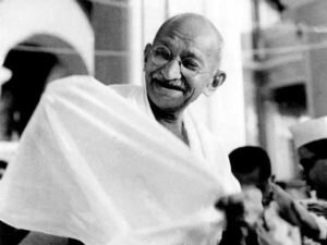 மகாத்மா காந்தி பற்றி தெரியாத டாப் 10 உண்மைகள்..!