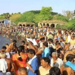 தாமிரபரணி ஆற்றங்கரையில் முன்னோர்களுக்கு தர்ப்பணம்!