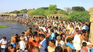 தாமிரபரணி ஆற்றங்கரையில் முன்னோர்களுக்கு தர்ப்பணம்!