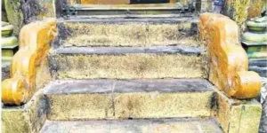 காஞ்சிபுரம் வரதராஜ பெருமாள் கோயிலில் படிக்கட்டுகள் அகற்றம்; இந்து அமைப்பினர் முயற்சிக்கு வெற்றி