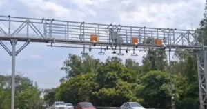 தமிழகத்தில் Multi Lane Free Flow தொழில்நுட்பம் அறிமுகம்- சுங்கச்சாவடிகளில் வாகனங்கள் நிற்பதை தடுக்க நடவடிக்கை!