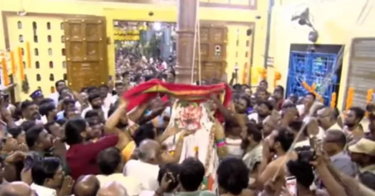 குலசேகரன்பட்டினம் முத்தாரம்மன் கோயில் தசரா திருவிழா – கொடியேற்றத்துடன் தொடங்கியது!
