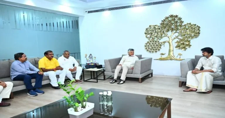 ஆந்திர முதல்வருடன் முதலமைச்சர் விஜய் சந்திப்பு – கோதாவரி – காவிரி, கிருஷ்ணா நதிநீர் குறித்து ஆலோசனை!