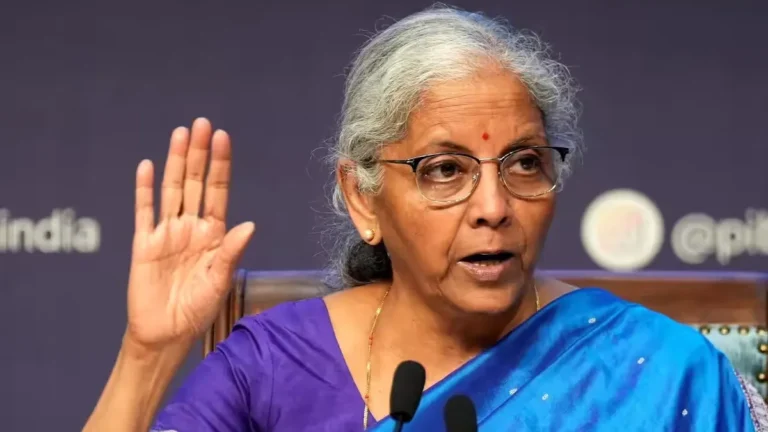 வேலை வேண்டும்… நிர்மலா சீதாராமன் நிகழ்ச்சியில் இளைஞர்கள் திடீர் போராட்டம்!